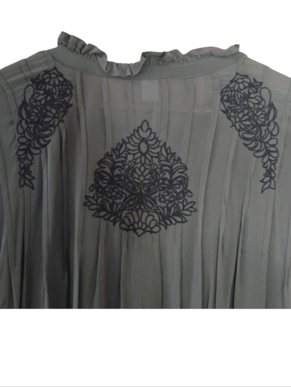 torrid Dark Green Blouse with Black Embroidery Size 2 - Picture 6 of 7